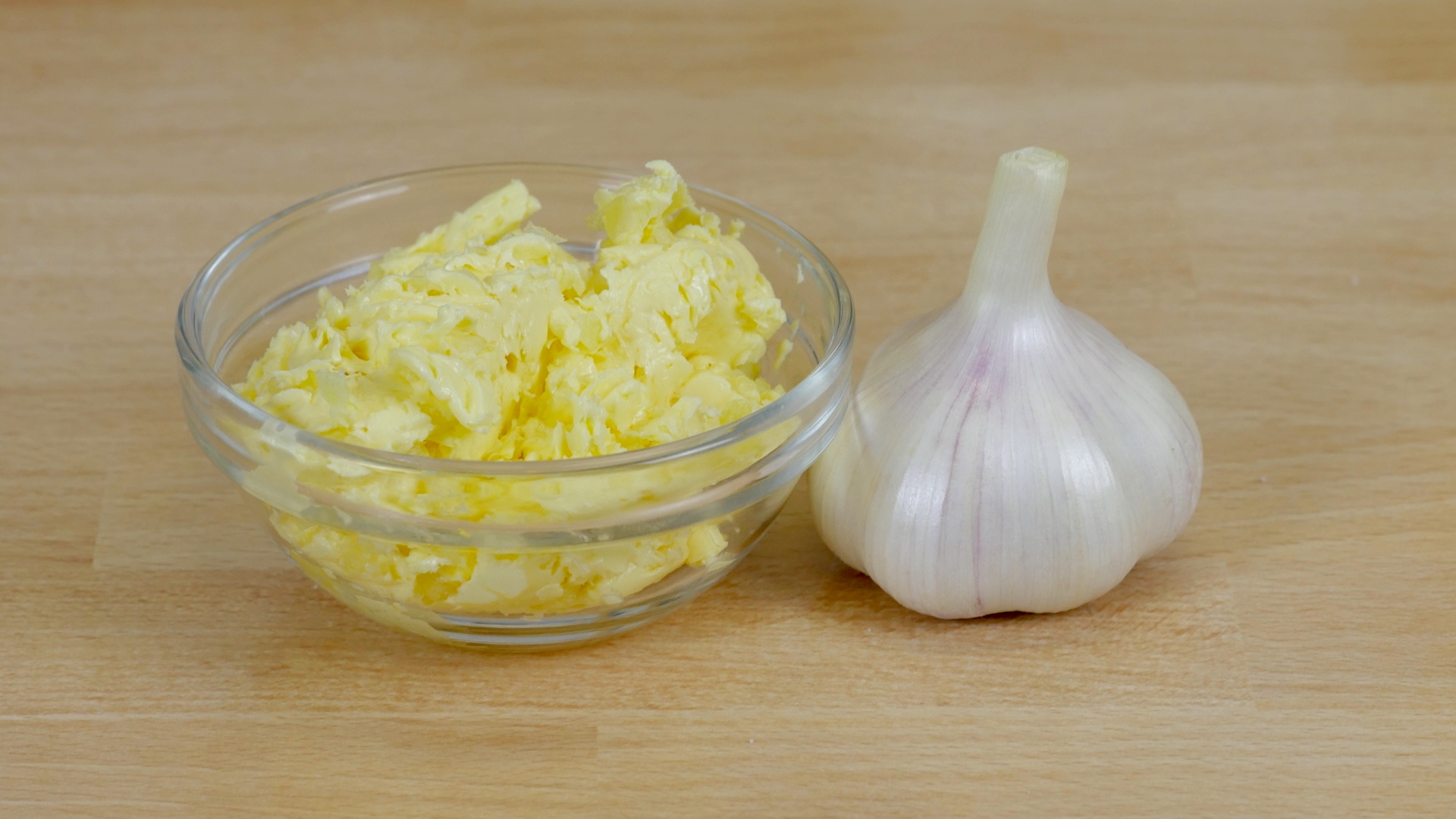 Knoblauch-Butter selber machen
