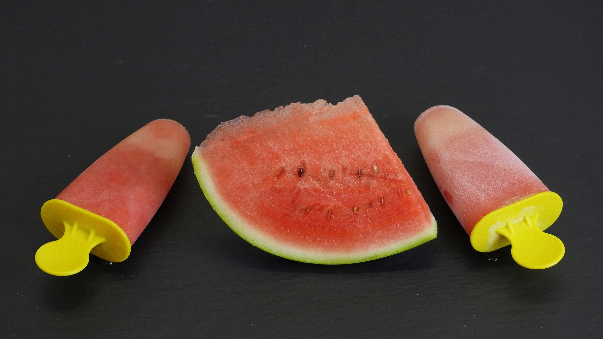 Wassermelonen-Eis selber machen - mit Slush-Ice Becher, Eis am Stiel